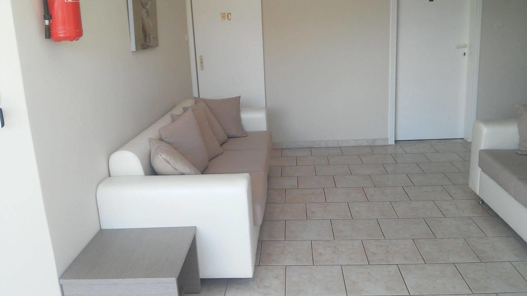 Dimitra Apartments กูเวส ภายนอก รูปภาพ