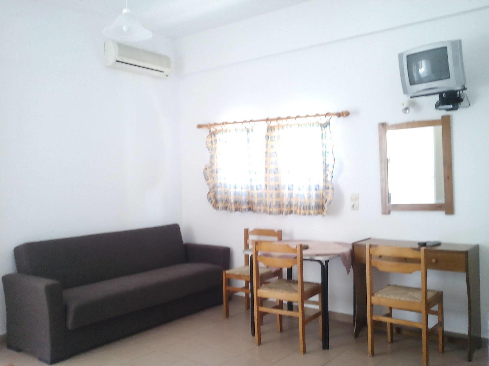 Dimitra Apartments กูเวส ภายนอก รูปภาพ