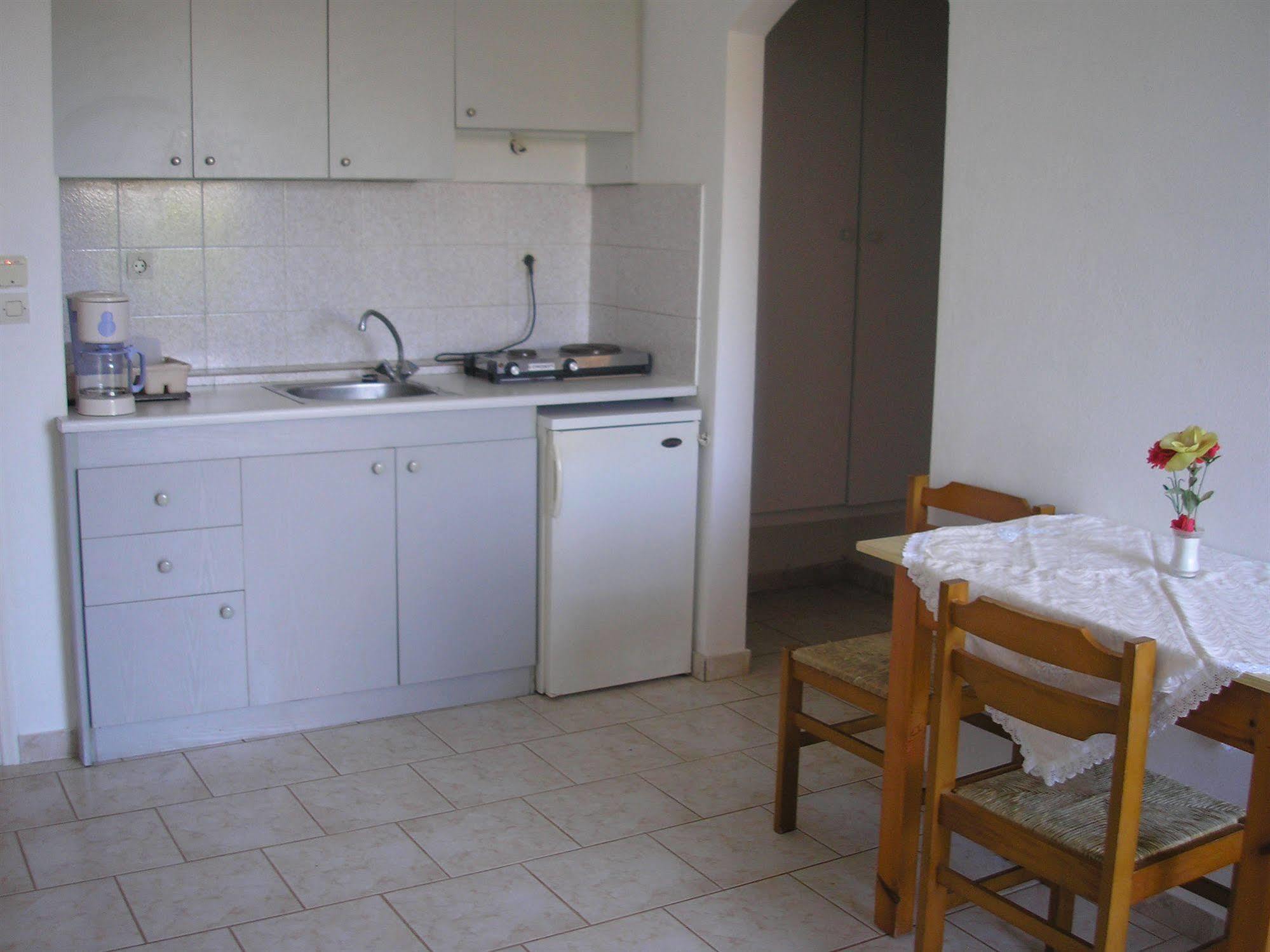 Dimitra Apartments กูเวส ภายนอก รูปภาพ