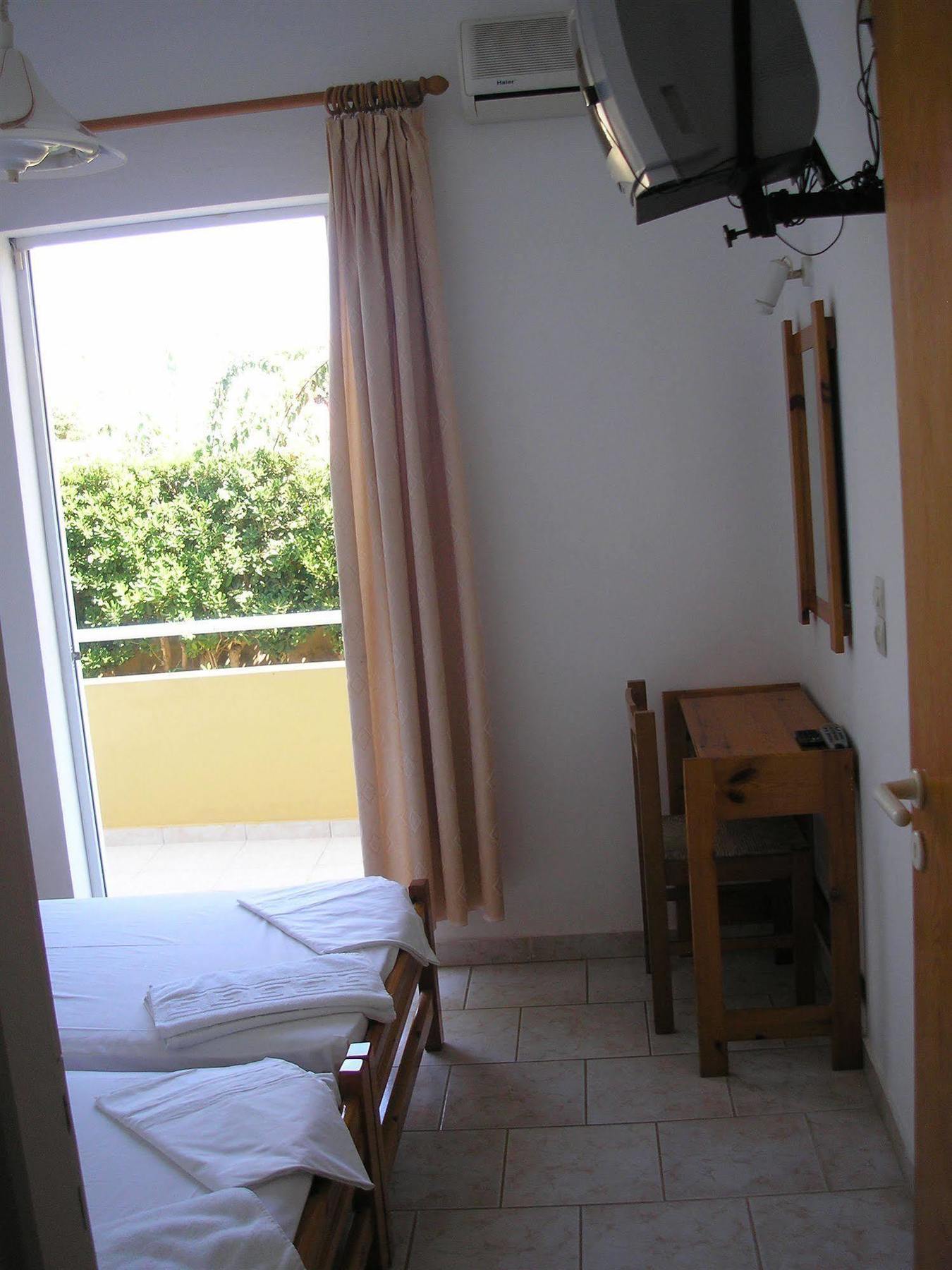 Dimitra Apartments กูเวส ภายนอก รูปภาพ