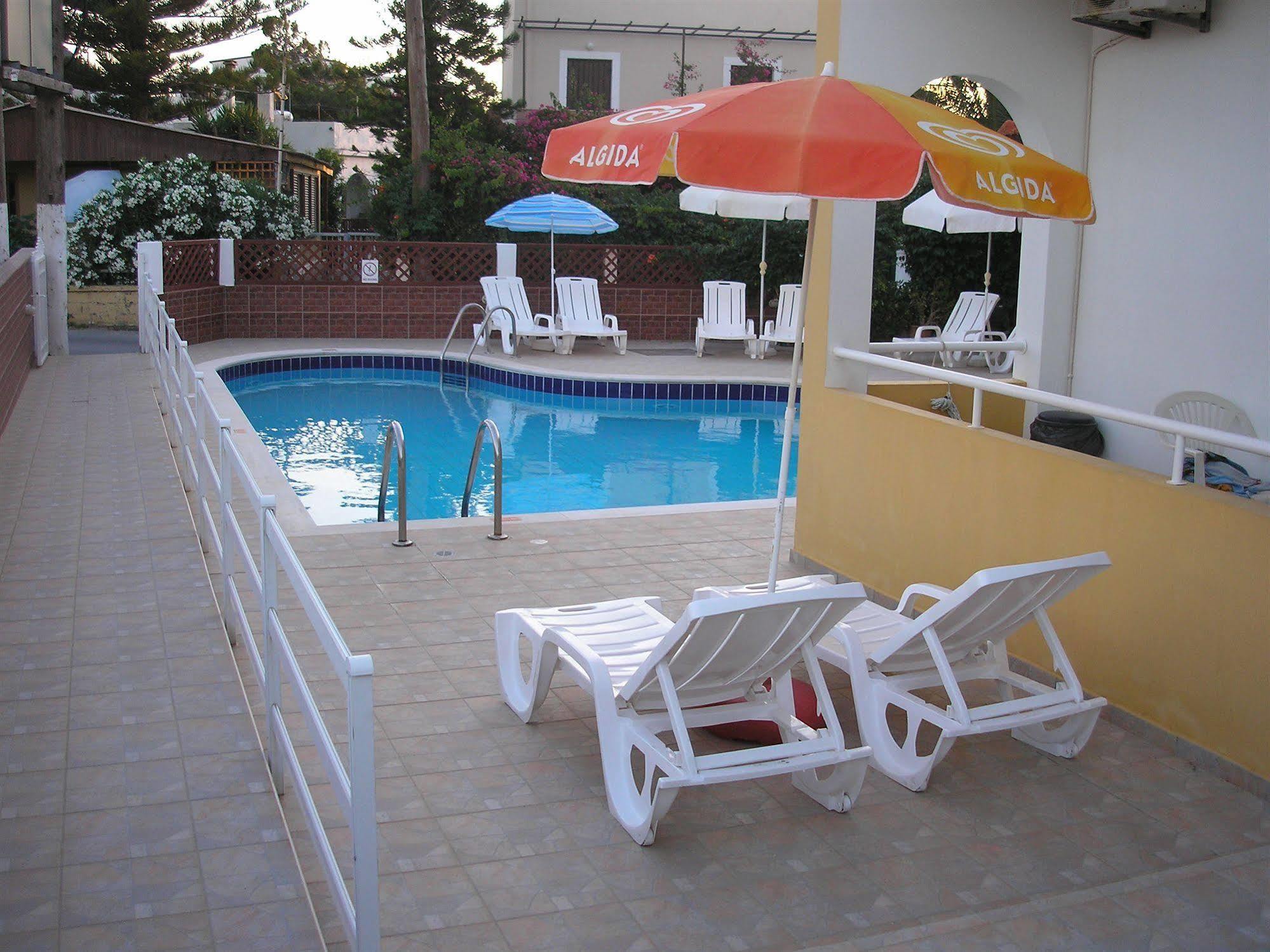 Dimitra Apartments กูเวส ภายนอก รูปภาพ