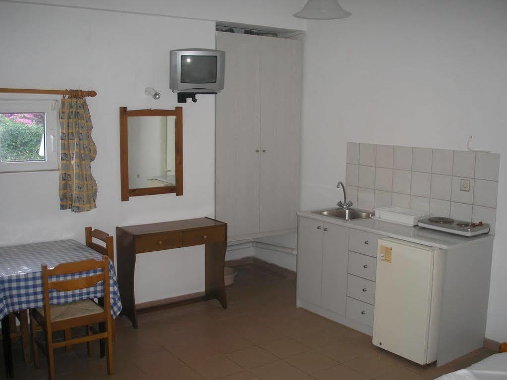 Dimitra Apartments กูเวส ภายนอก รูปภาพ