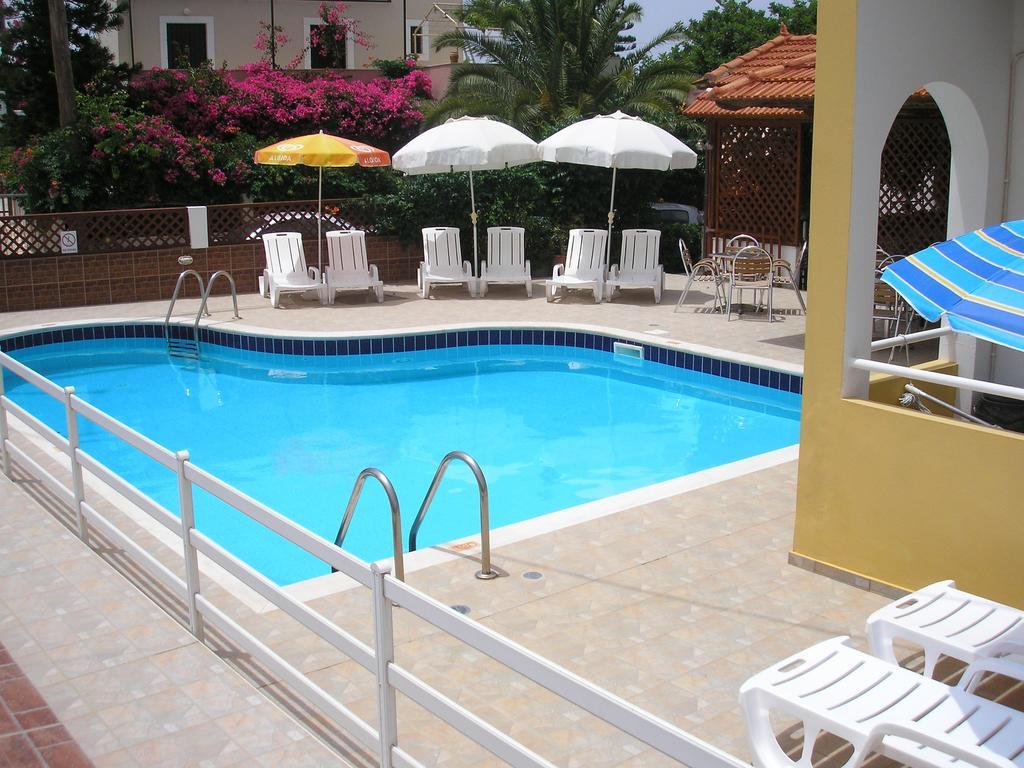 Dimitra Apartments กูเวส ภายนอก รูปภาพ