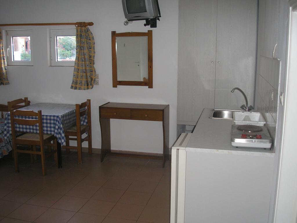 Dimitra Apartments กูเวส ห้อง รูปภาพ